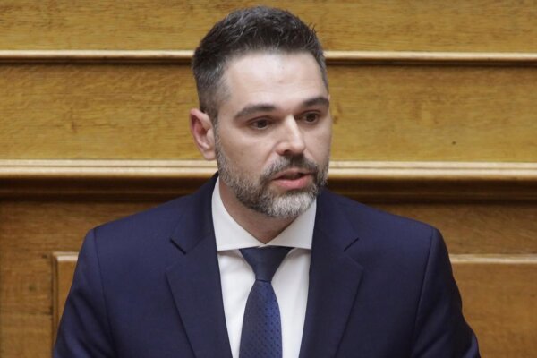 Στη Βουλή από τον Γ. Σαρακιώτη η καταστροφή των καλλιεργειών τριφυλλιού στο Κωπαϊδικό πεδίο – Κραυγή αγωνίας του Συνεταιρισμού Μαρτίνου