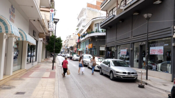 “Τζίφος” οι καλοκαιρινές εκπτώσεις για τα εμπορικά της Λιβαδειάς.(video)
