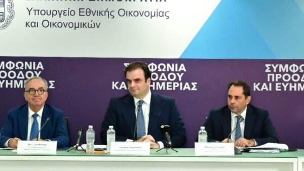 Εξειδίκευση των μέτρων: Μείωση φόρων για ελ. επαγγελματίες – Τι κερδίζουν συνταξιούχοι, δημόσιοι υπάλληλοι, αγρότες