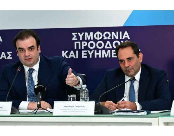 Θαλασσινός: Εύγε για την έξυπνη ιδέα του κουμπαρά για τη νέα γενιά, χρήσιμο μάθημα αποταμίευσης (video)