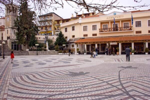 Το Καρπενήσι γιορτάζει τον Πολιούχο του Άγιο Νικόλαο τον Καρπενησιώτη