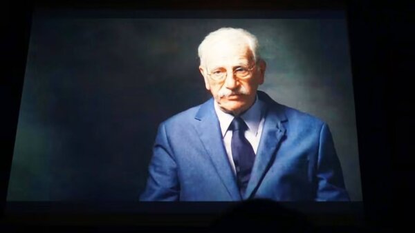 Προβολή του ντοκιμαντέρ “Βεζινέλος” και δωρεά βιβλίων στον Δήμο Αμφίκλειας-Ελάτειας (ΦΩΤΟ)