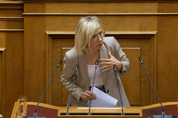 Γιώτα Πούλου: Στο όνομα της ανάπτυξης η ΝΔ δίνει «γη και ύδωρ» σε ξένους επενδυτές και αποκλείει ξανά την ελληνική μικρομεσαία επιχειρηματικότητα (ΒΙΝΤΕΟ)