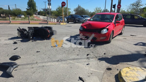 Τροχαίο στη Λαμία: Σύγκρουση Ι.Χ. με δίκυκλο, στο νοσοκομείο δύο τραυματίες