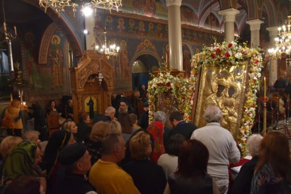 Η Χαλκίδα υποδέχθηκε την εικόνα της Παναγίας Εικοσιφοίνισσας