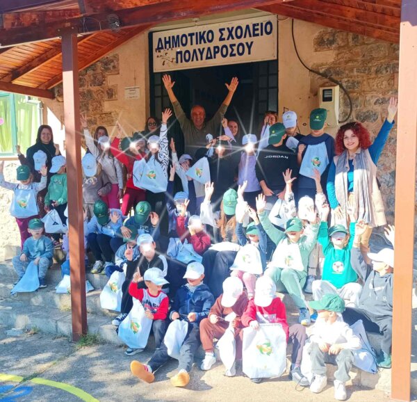 Ανακύκλωση με παιχνίδι, δράση & φαντασία στην Πολύδροσο Φωκίδας (φωτο)