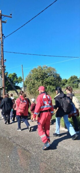 Υγειονομική κάλυψη εκπαιδευτικής πεζοπορίας μαθητών του Δημοτικού Σχολείου και των Νηπιαγωγείων Διρφύων