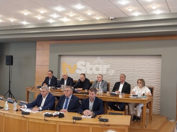 Συνάντηση δημάρχων στην Λαμία για το κρίσιμο συνέδριο της ΚΕΔΕ υπό τον Πρωθυπουργό